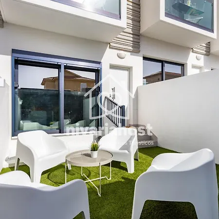 Sea Breeze El Médano, By Nivariahost Сasa de vacaciones El Médano